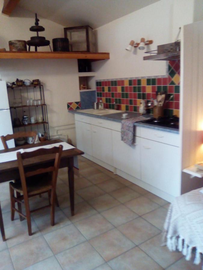 Apartamento Sous Les Pins Villeneuve-lès-Avignon Exterior foto